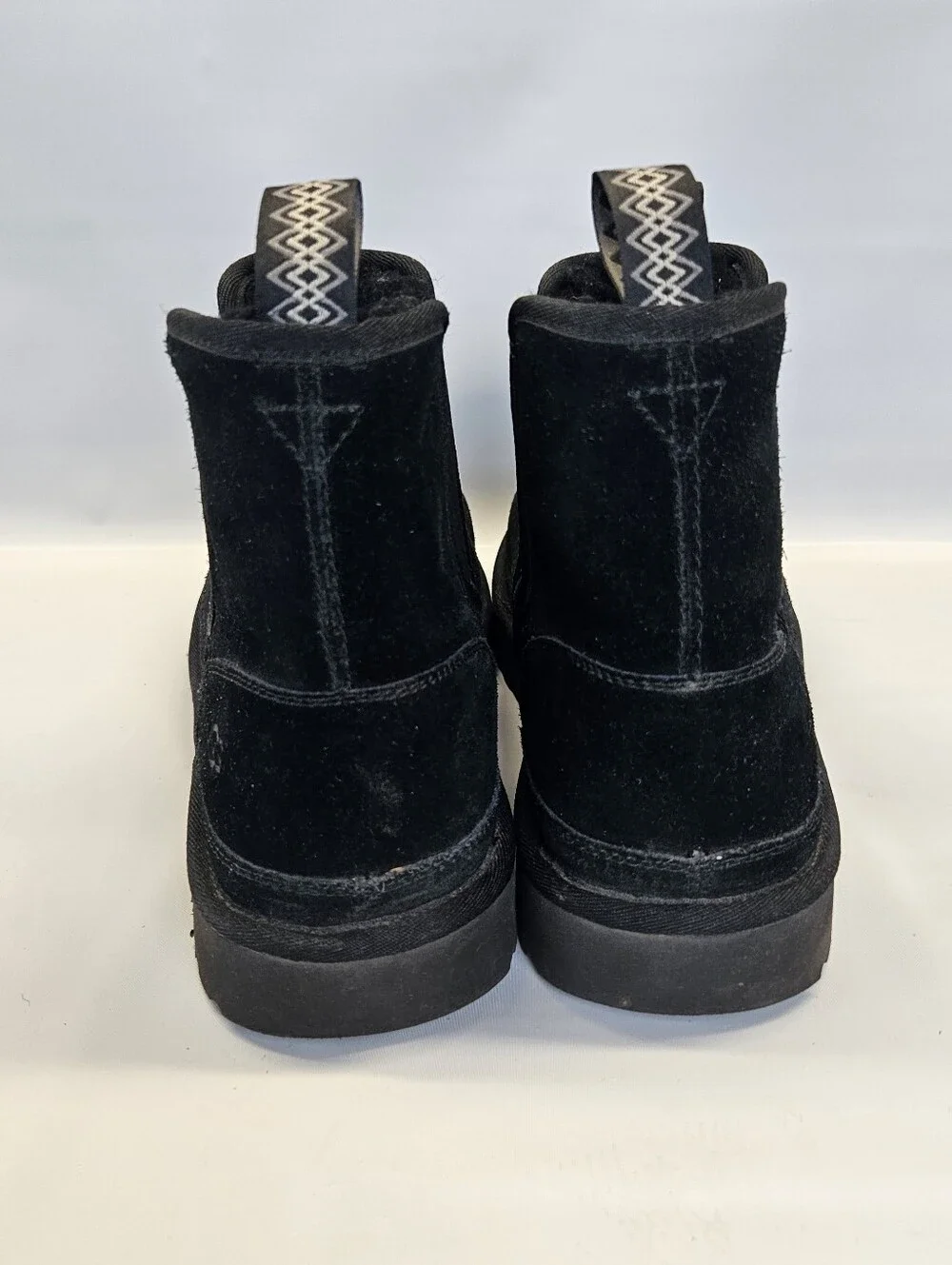 UGG Boots Neumel Chelsea Black Mens 14 Suede Pull On Lined Minimalist